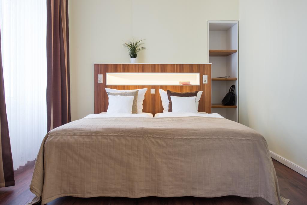 Hotel Щралзунд Екстериор снимка
