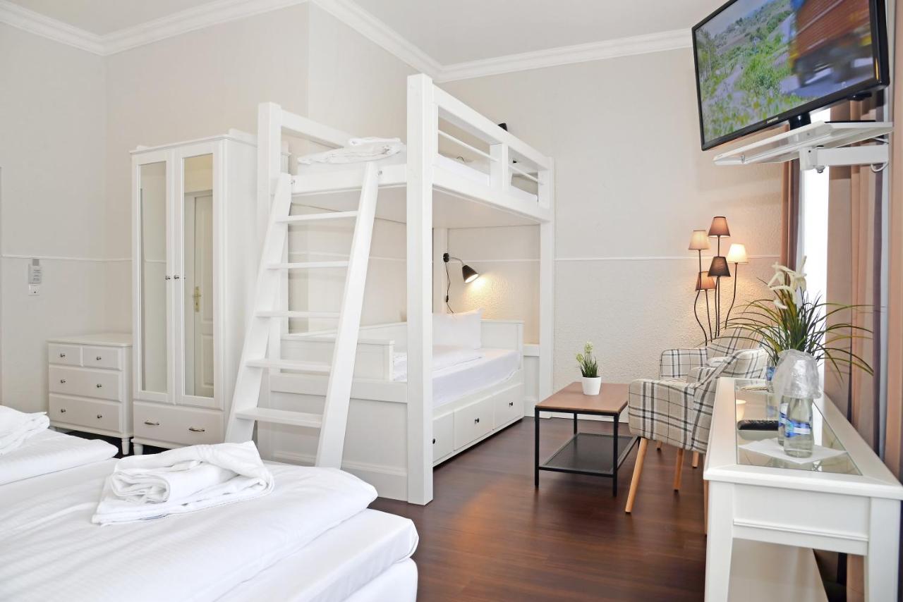 Hotel Щралзунд Екстериор снимка